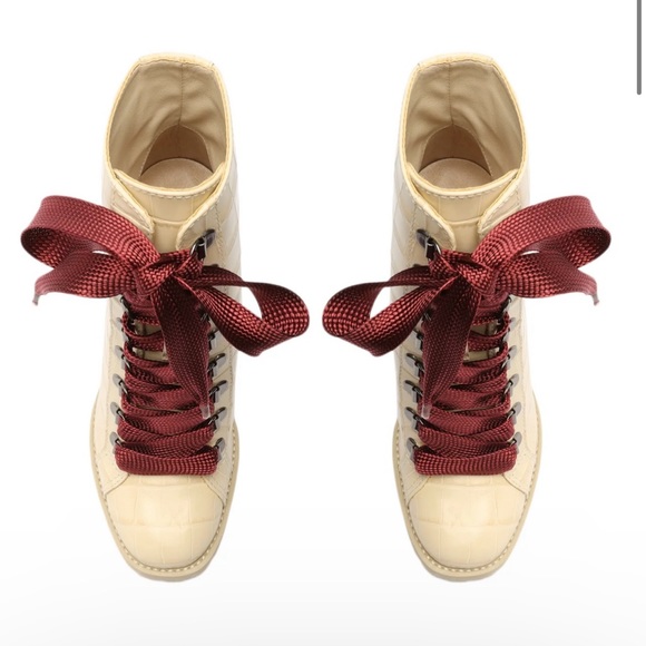 🎁 Giftable 🎁 SCHUTZ Zhara Crocodile-Embossed Leather Bootie - Picture 1 of 9